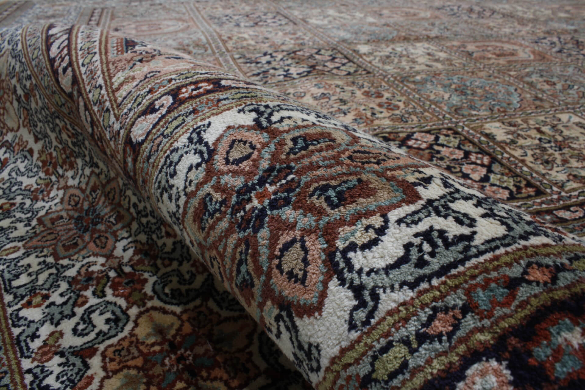 Oriental rug Kashmir Silk Royal