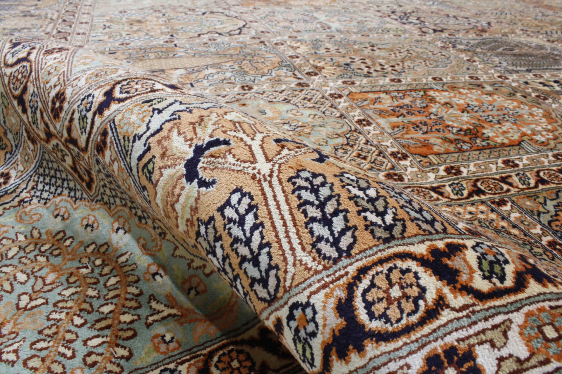 Oriental rug Kashmir Silk Exclusive