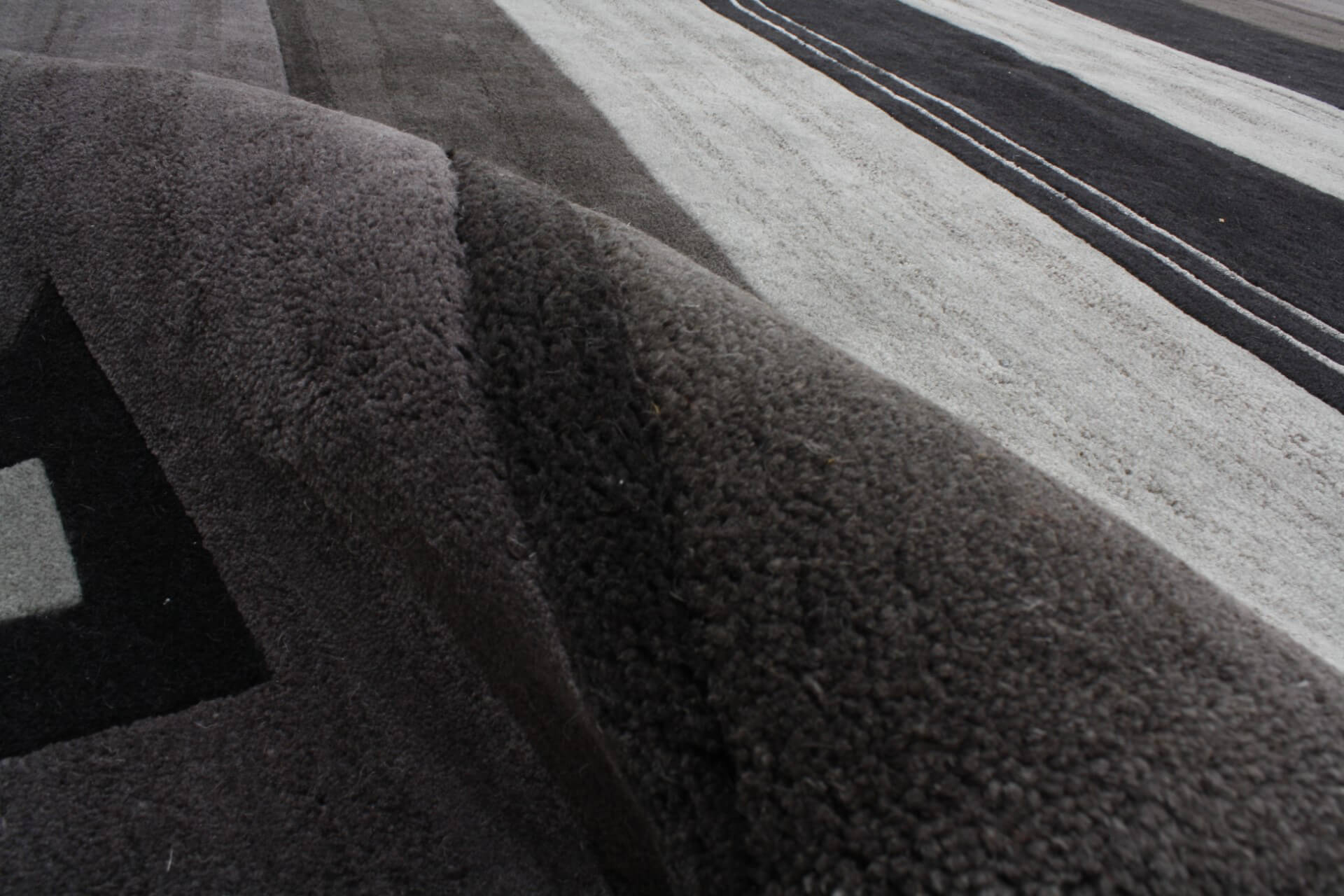 Modern rug Nepal Exclusive