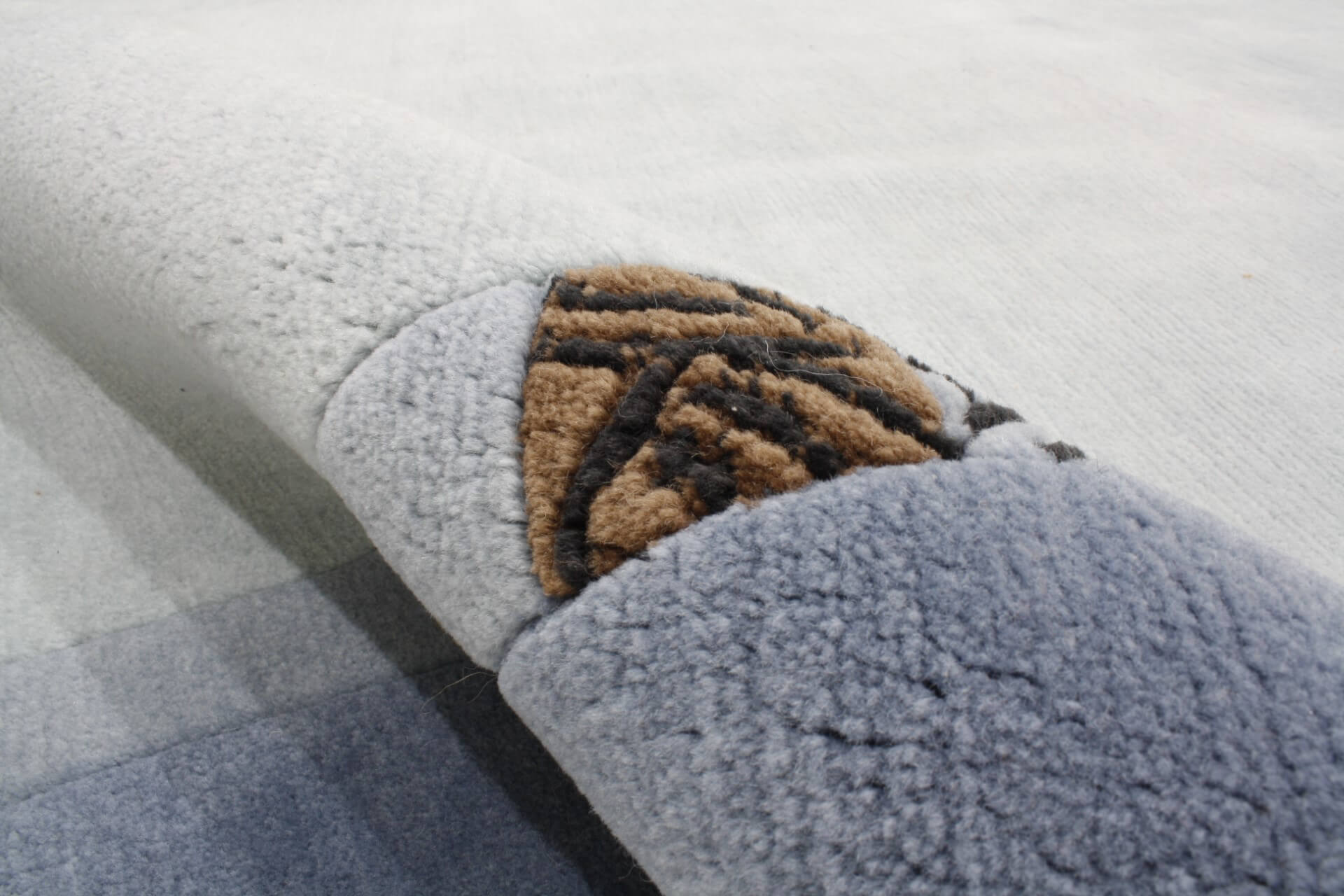 Modern rug Dolpa Royal