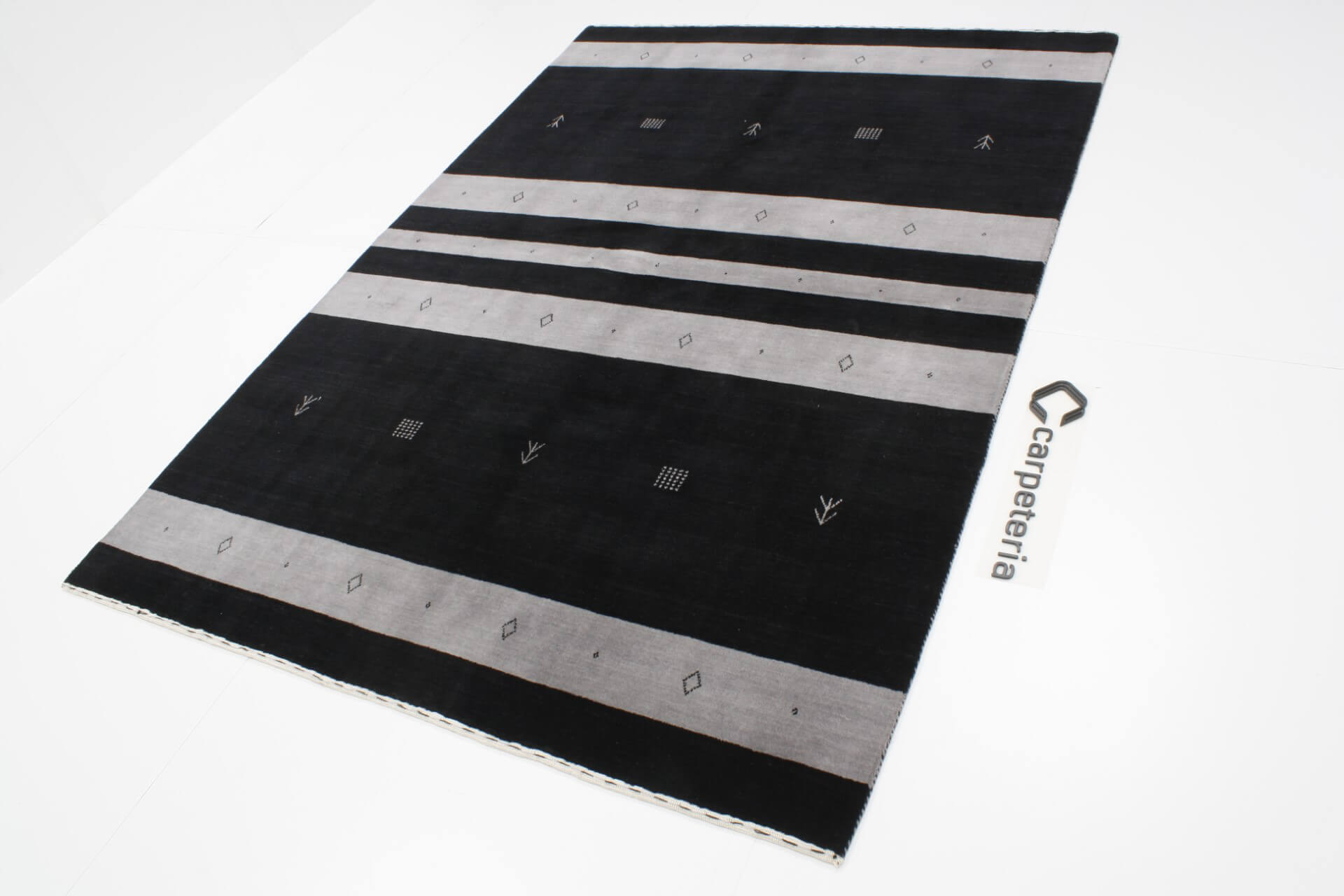 Modern rug Loribaft