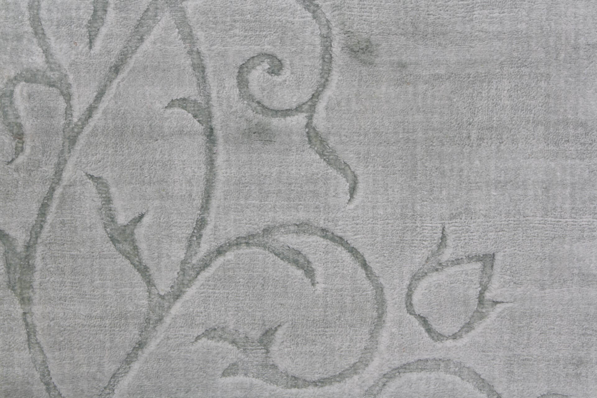 Modern rug Garous