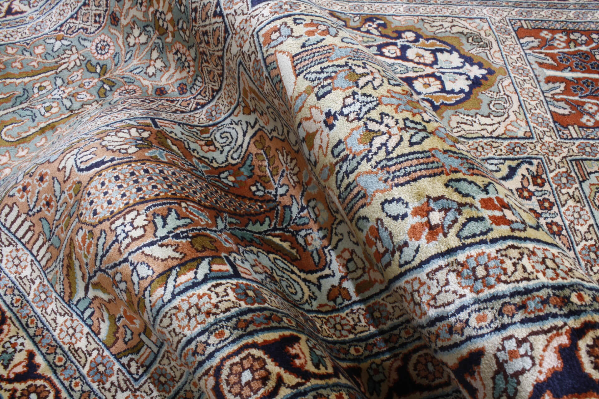 Oriental rug Kashmir Silk Royal