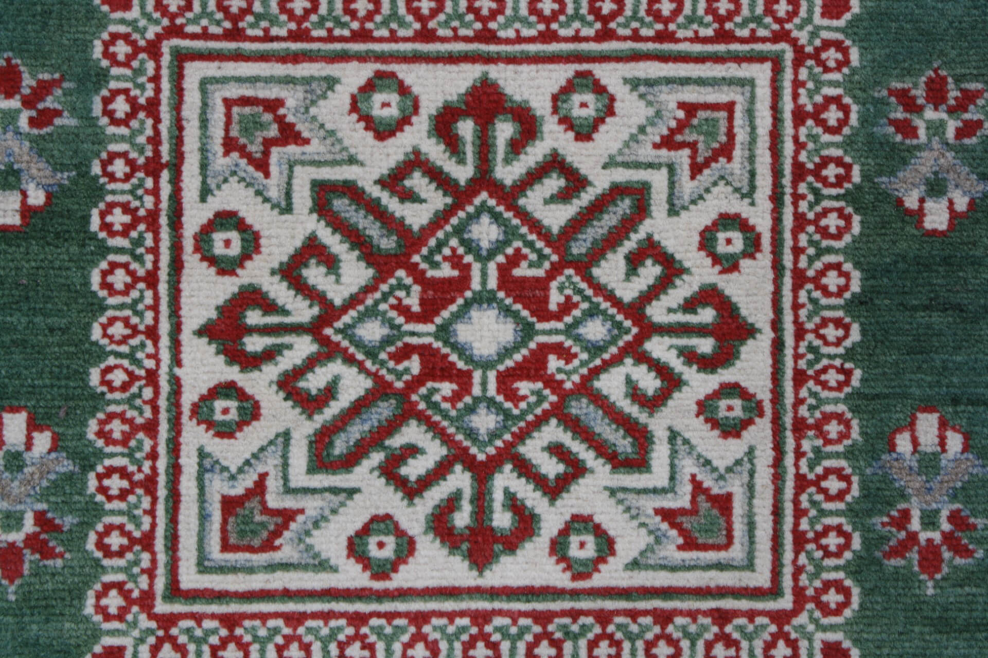 Oriental rug Kazak