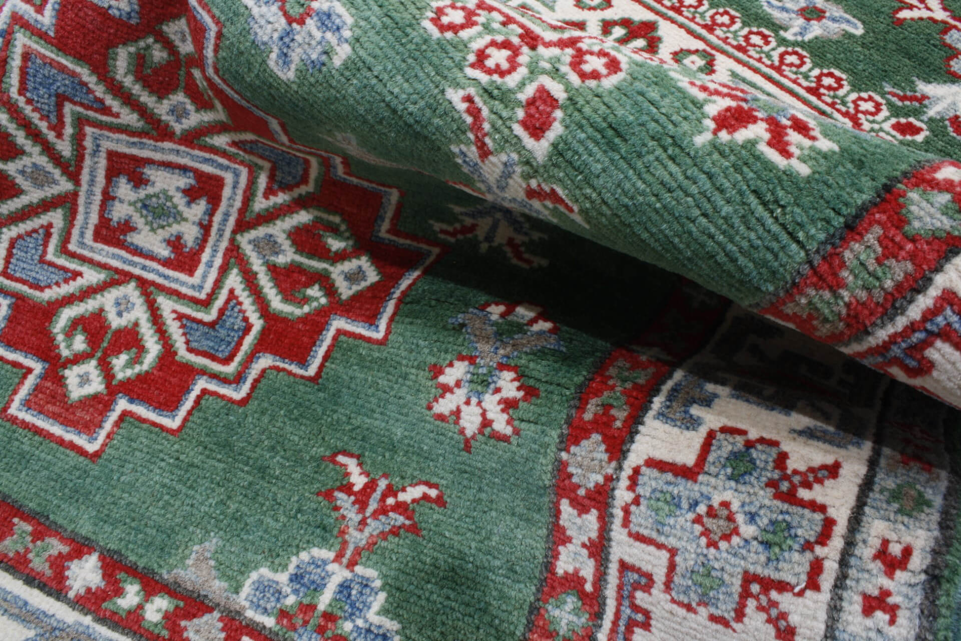 Oriental rug Kazak