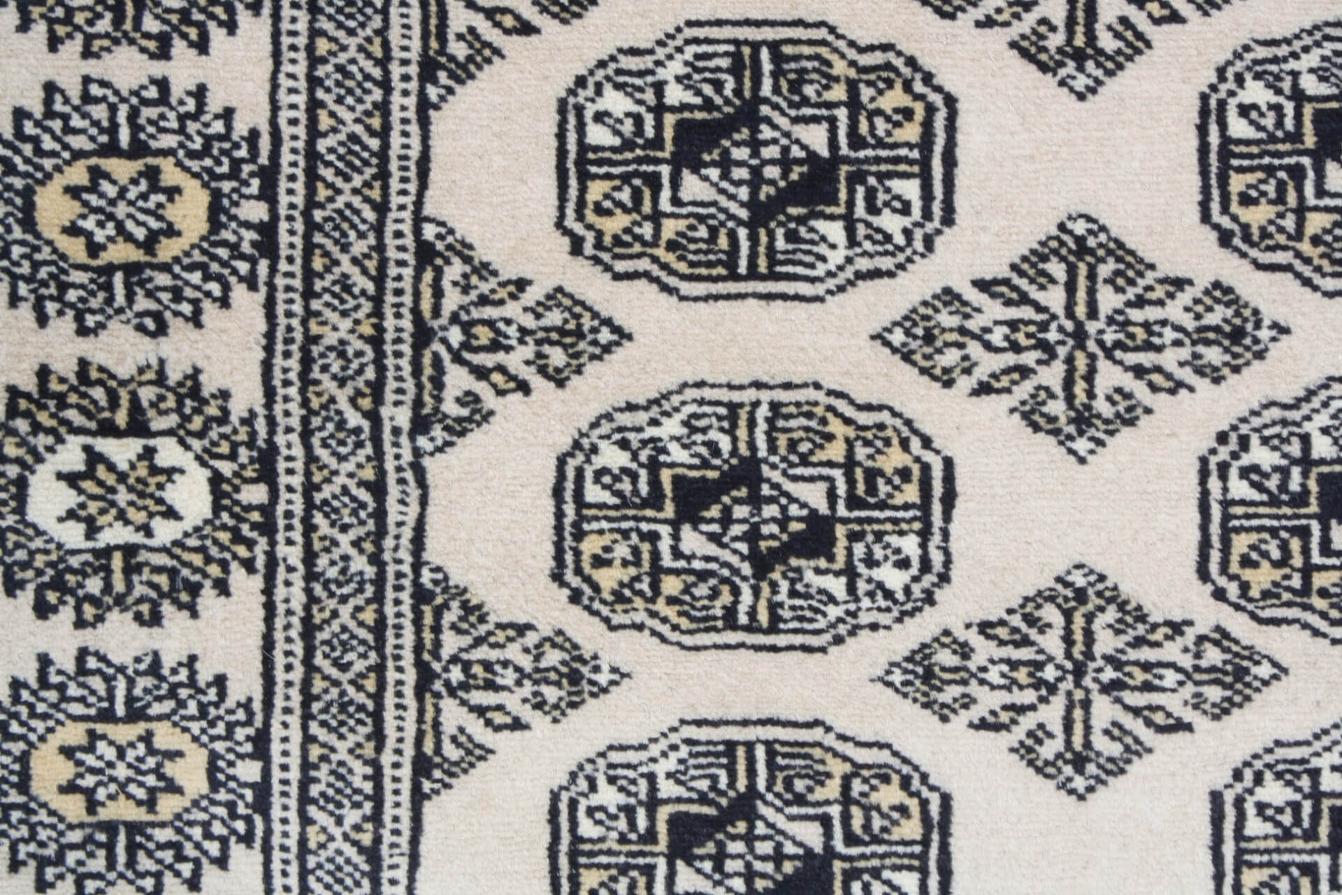Oriental rug Bukhara Exclusive