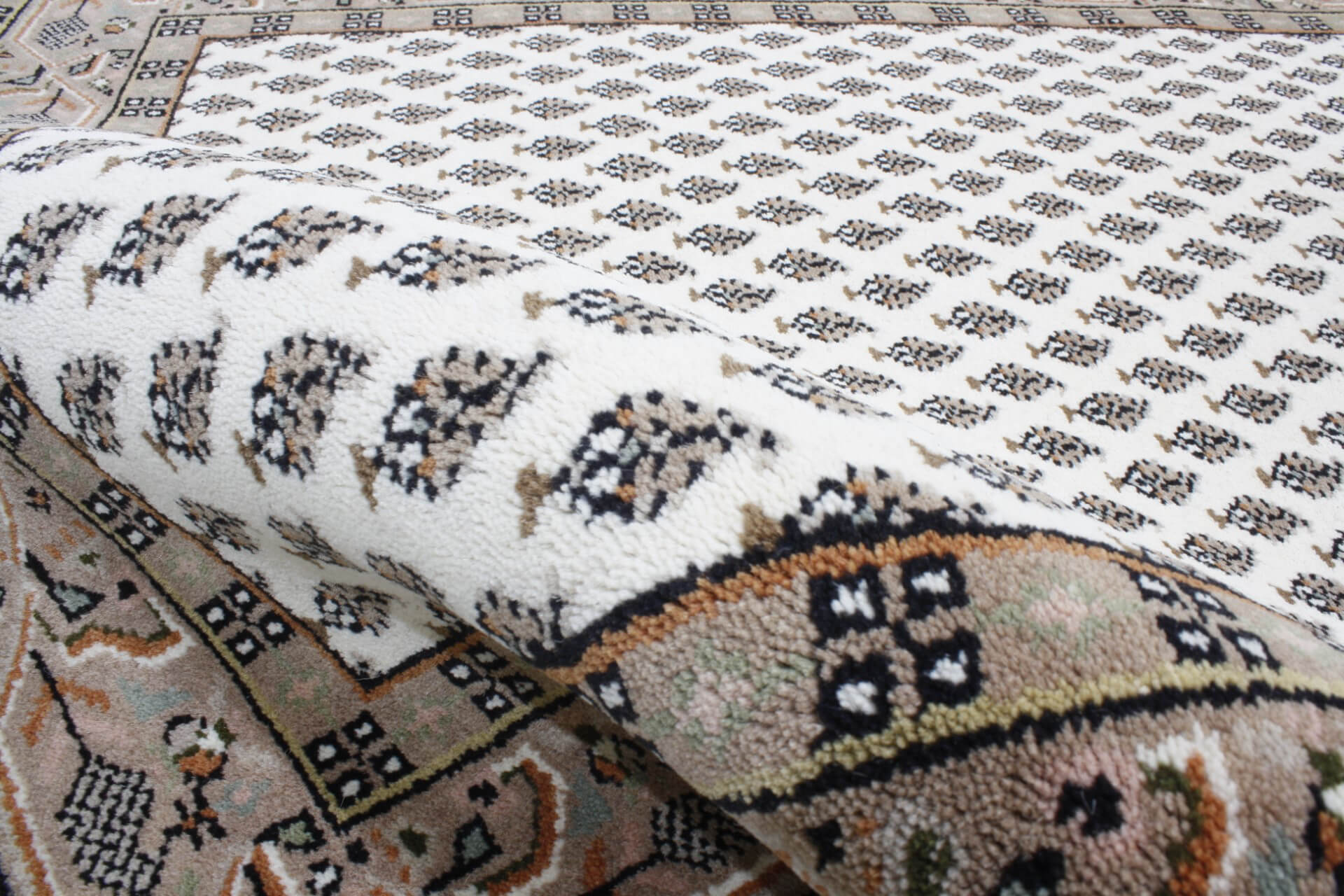 Oriental rug Mir