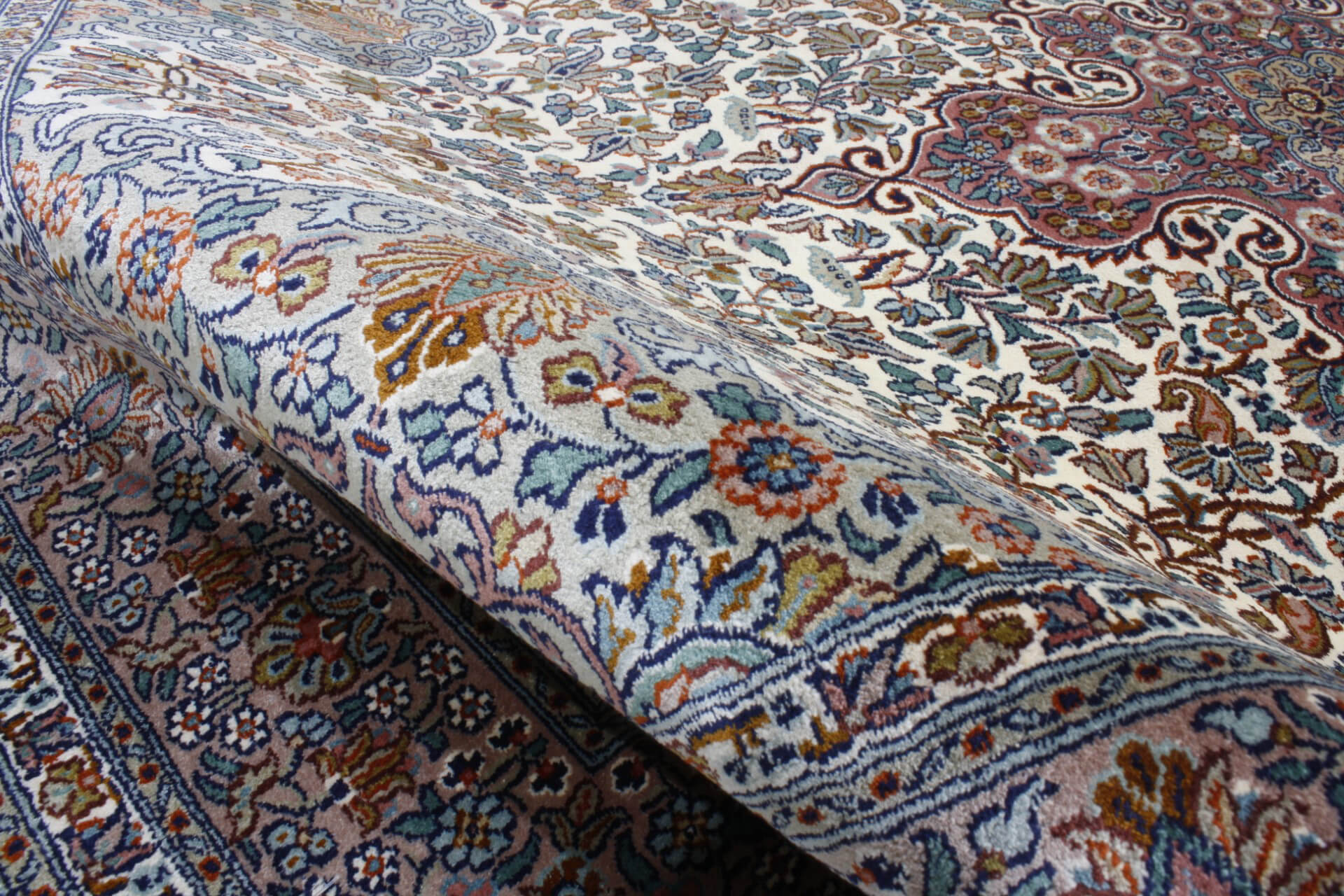 Oriental rug Kashmir Silk Royal