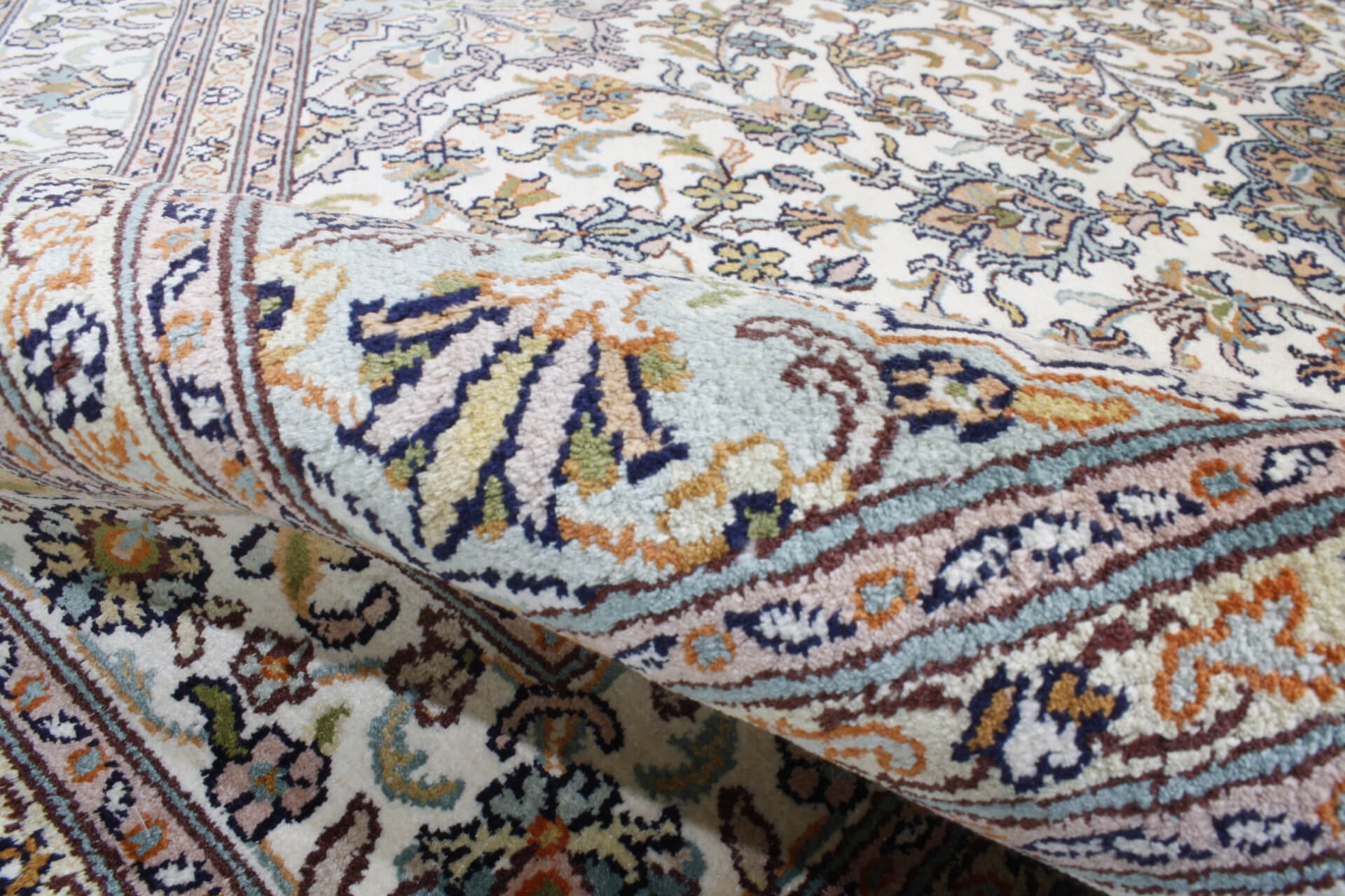 Oriental rug Kashmir Silk Exclusive