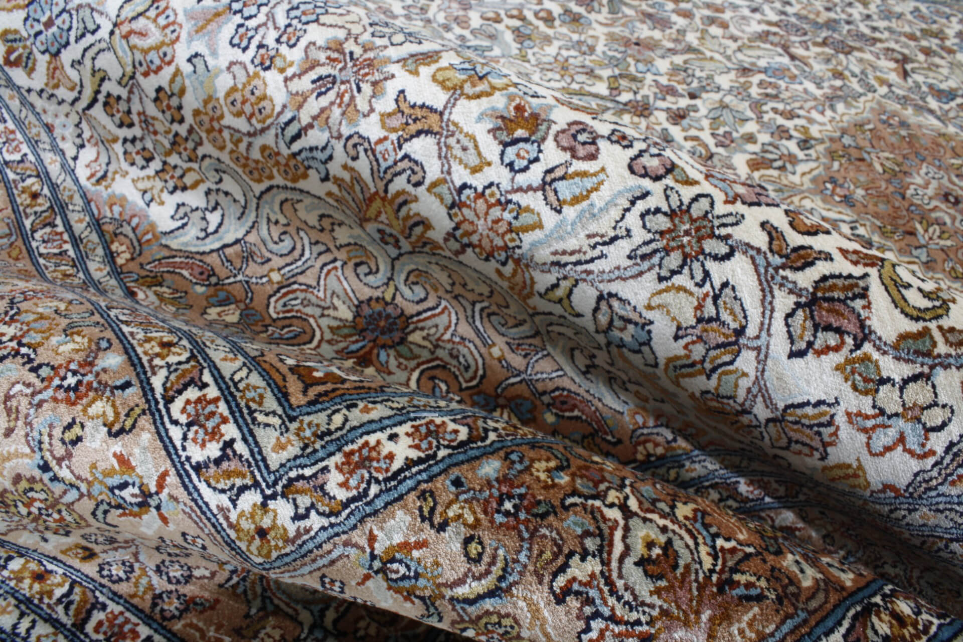 Oriental rug Kashmir Silk Royal