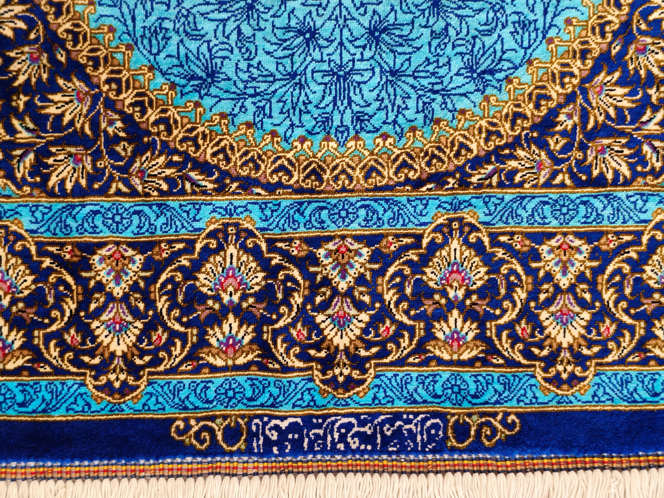 Qom Hedvábí Royal