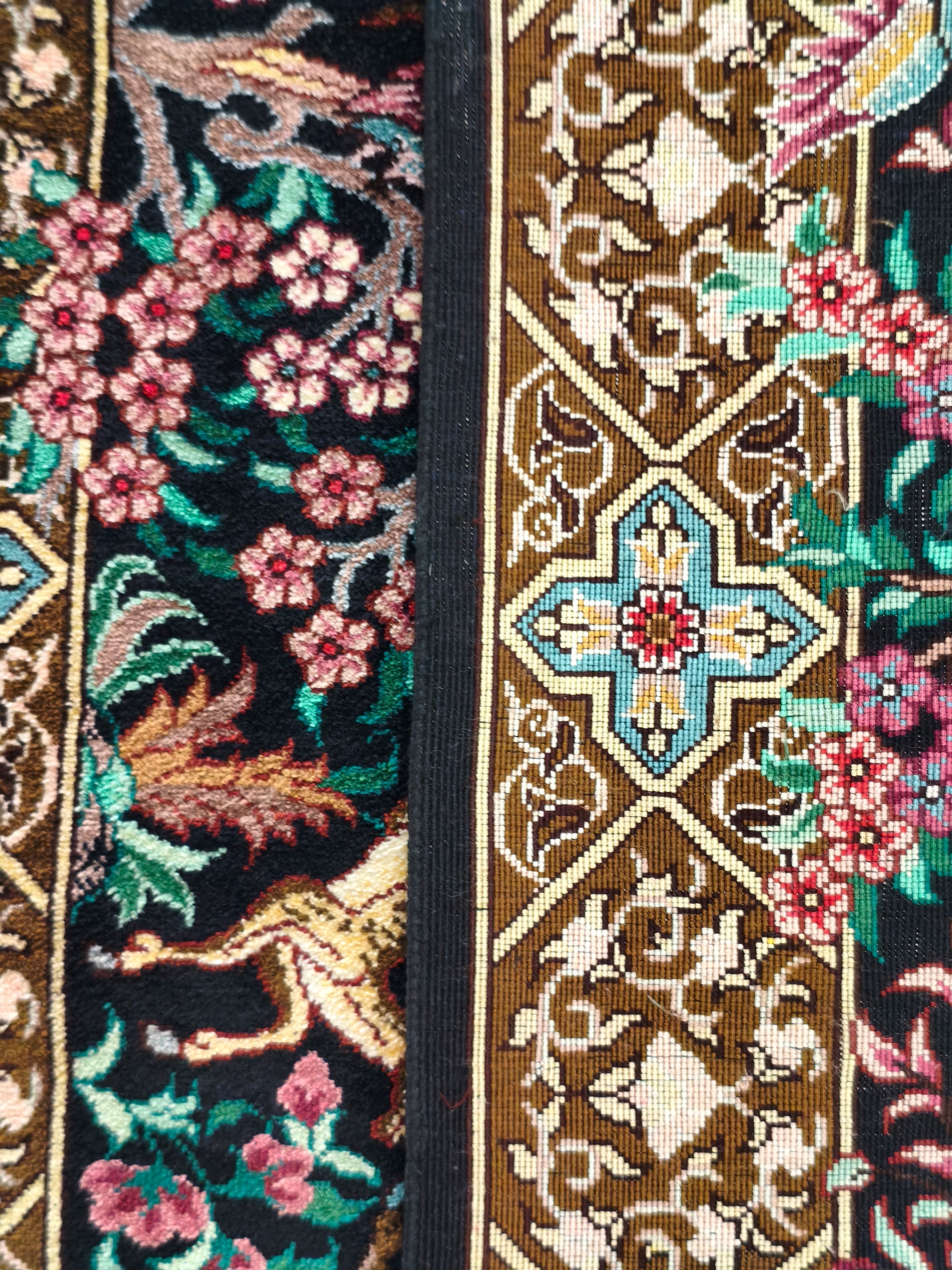 Qom Hedvábí Royal