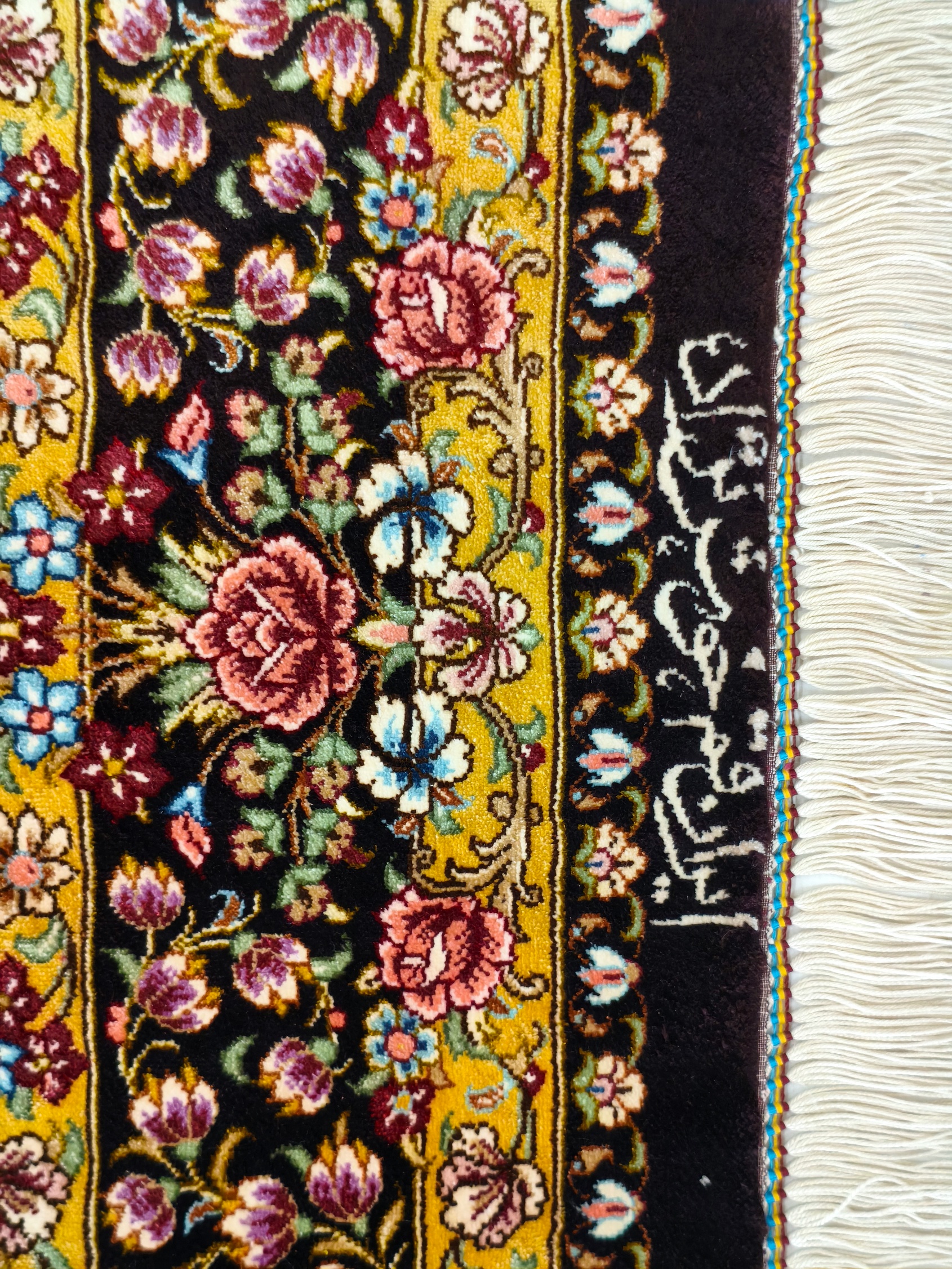 Qom Hedvábí Royal