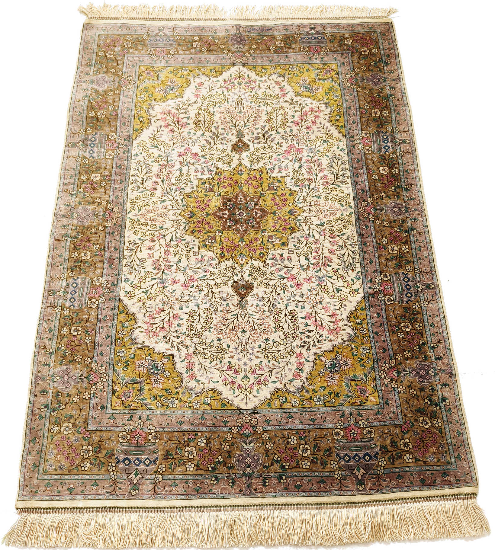 Qom Hedvábí Imperial