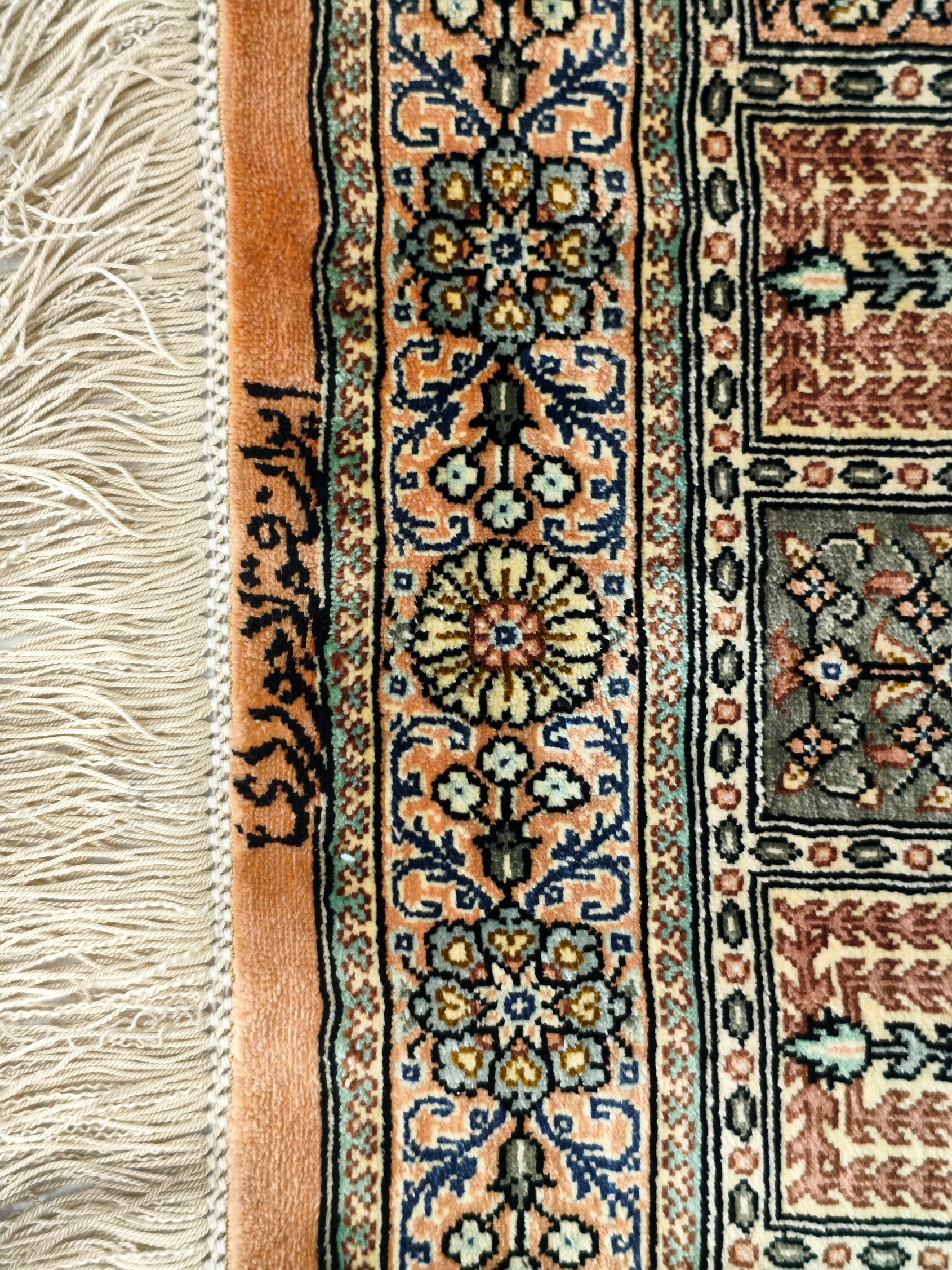 Qom Hedvábí Royal