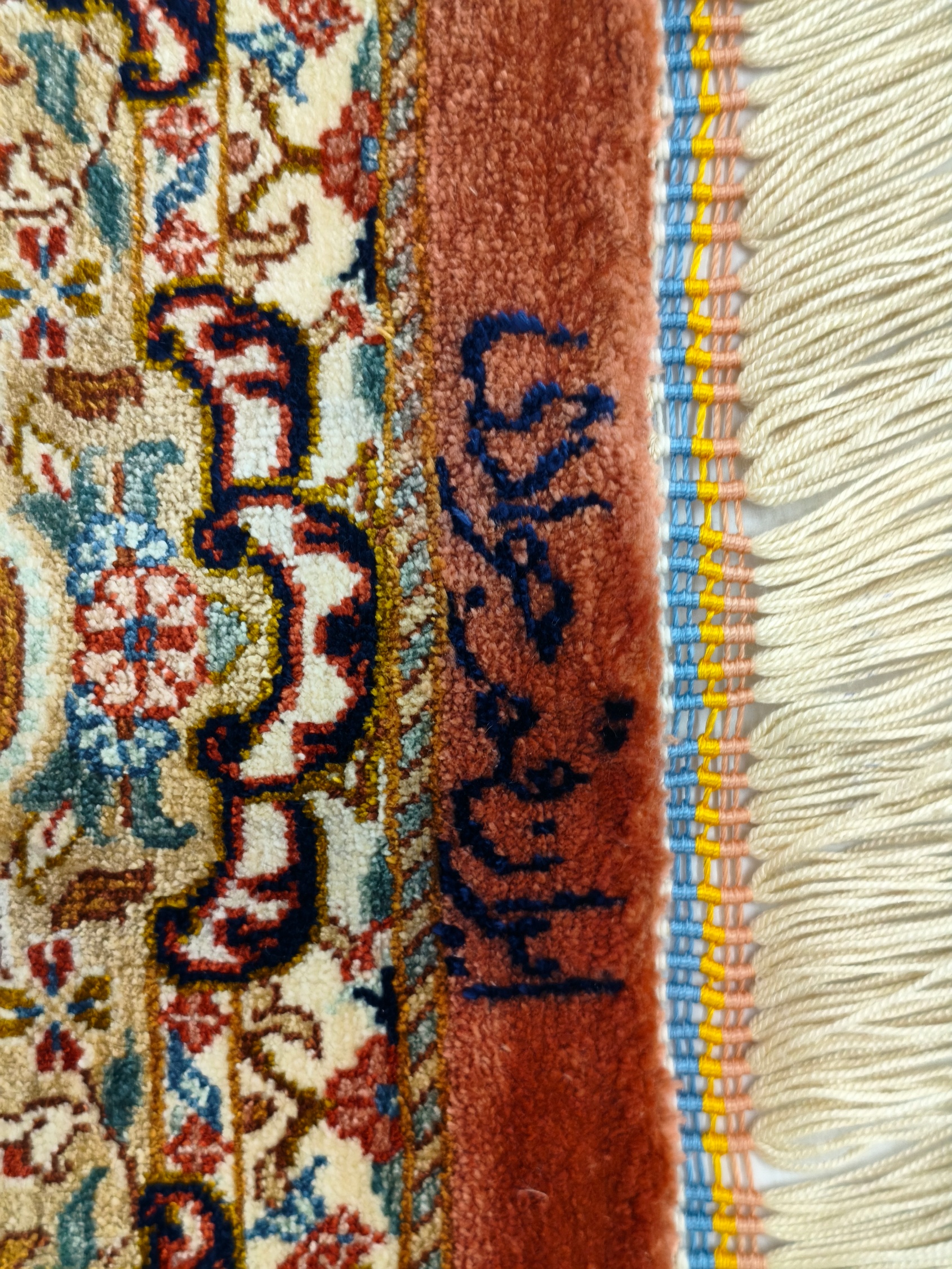 Ghom Silk Royal