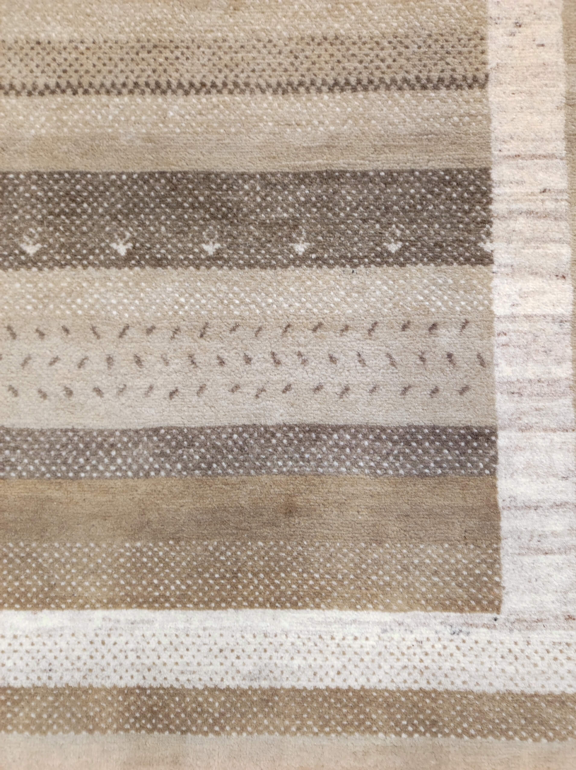 Moderní koberec Loribaft Royal