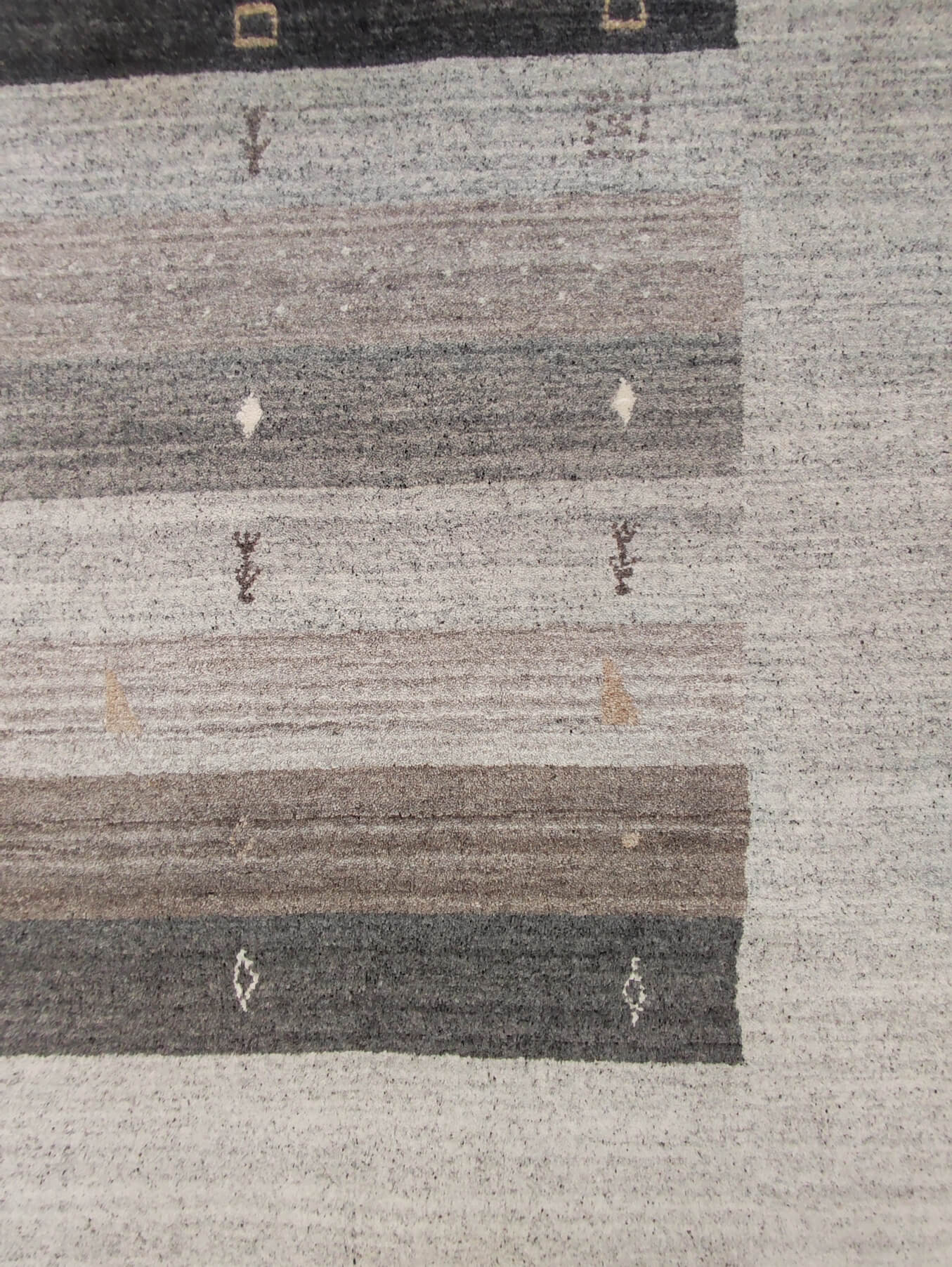 Moderní koberec Loribaft Exkluziv