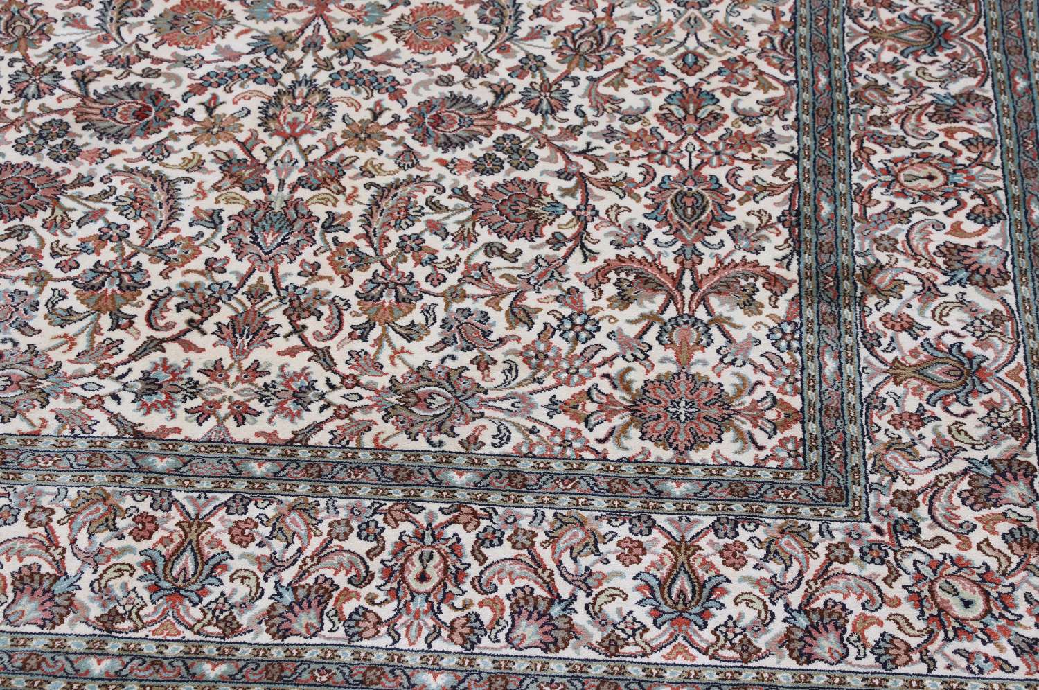 Oriental rug Kashmir