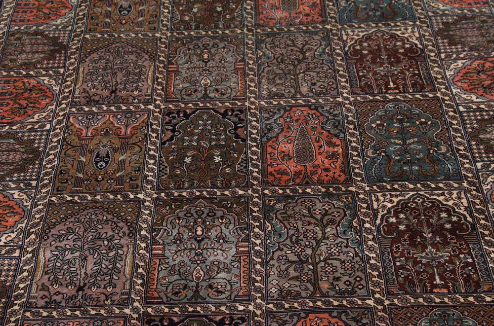 Oriental rug Kashmir