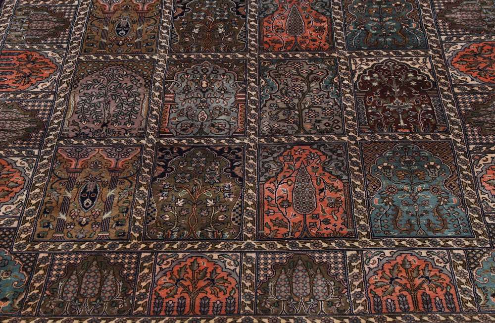 Oriental rug Kashmir