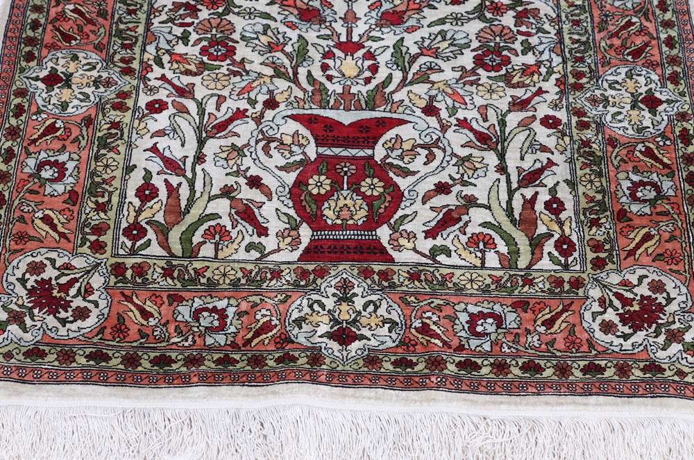 Oriental rug Hereke