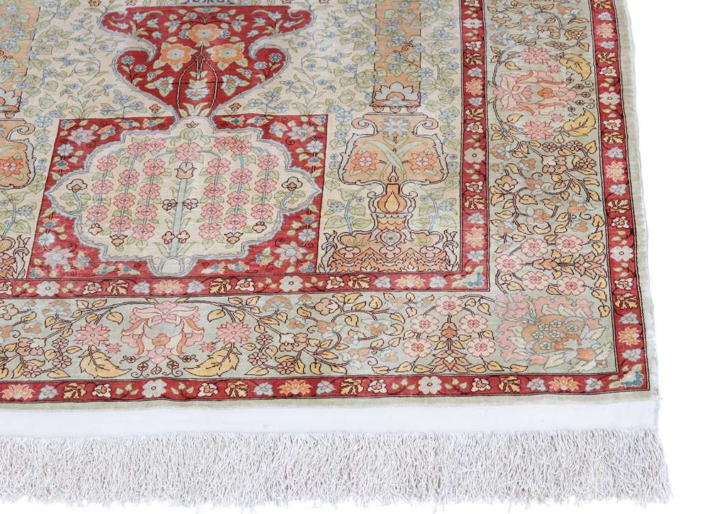 Oriental rug Hereke
