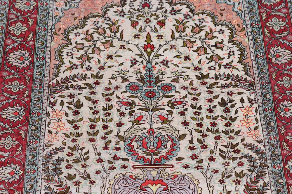 Oriental rug Hereke