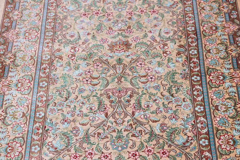 Perský koberec Qom