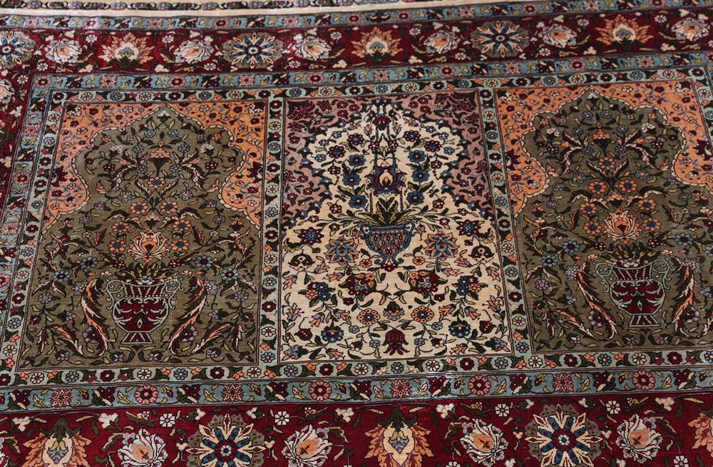 Oriental rug Hereke