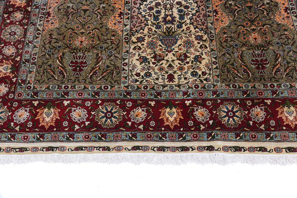 Oriental rug Hereke