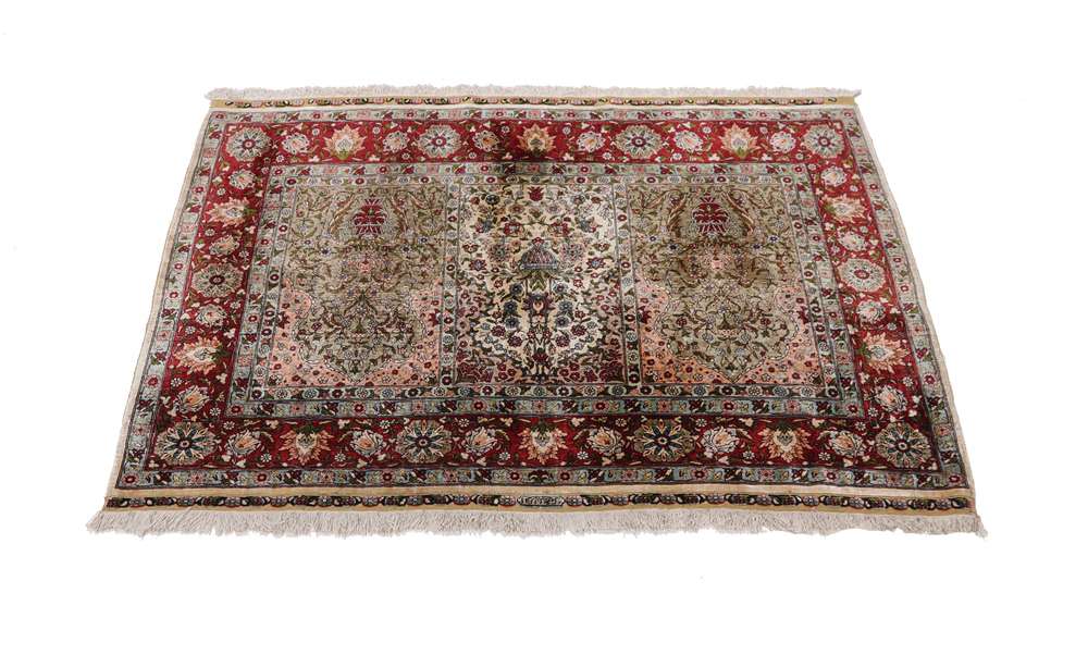 Oriental rug Hereke