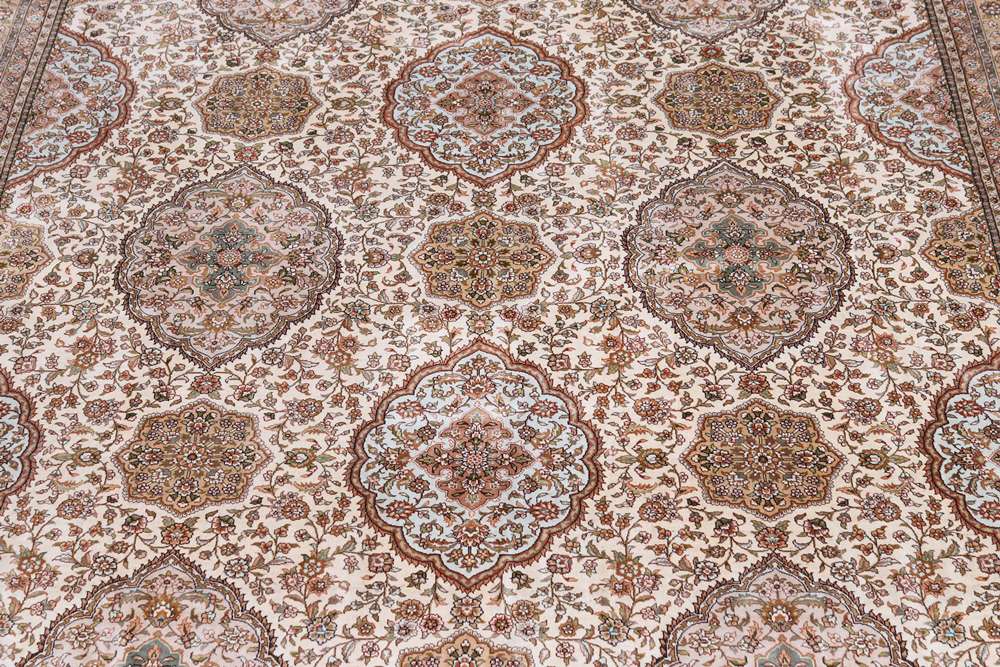Oriental rug Hereke