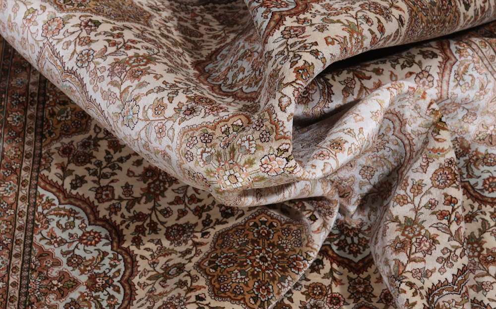 Oriental rug Hereke