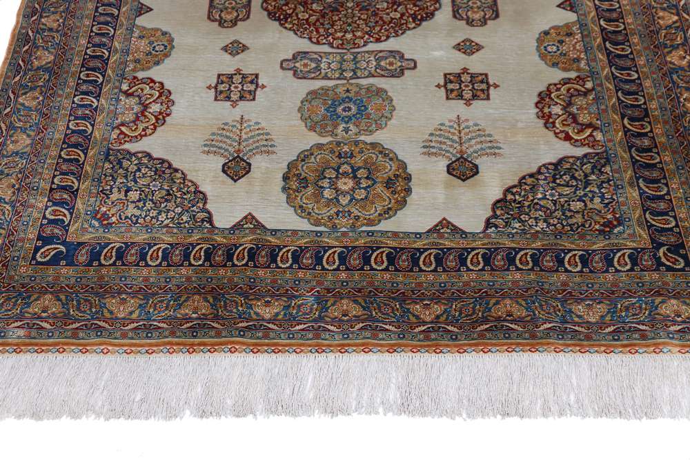 Oriental rug Hereke