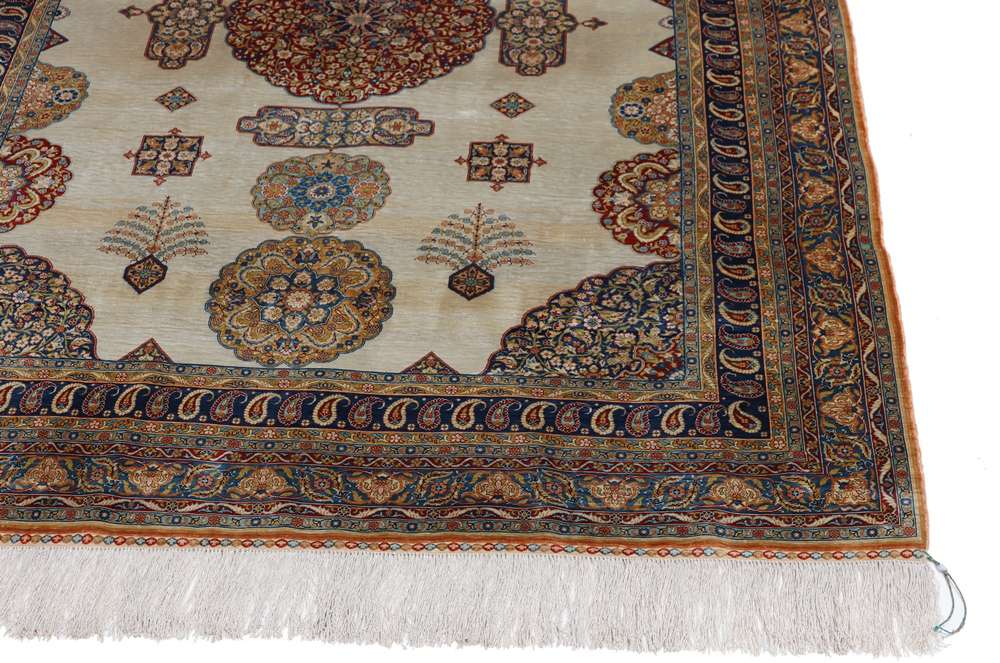 Oriental rug Hereke