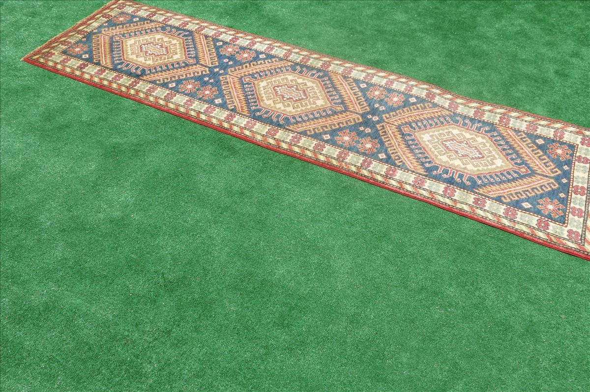 Oriental rug Kazak
