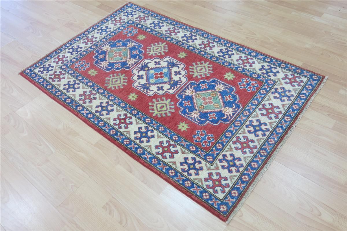 Oriental rug Kazak