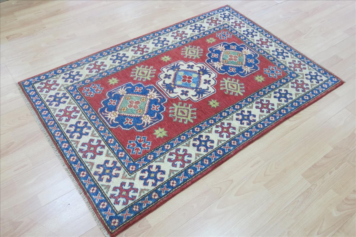 Oriental rug Kazak