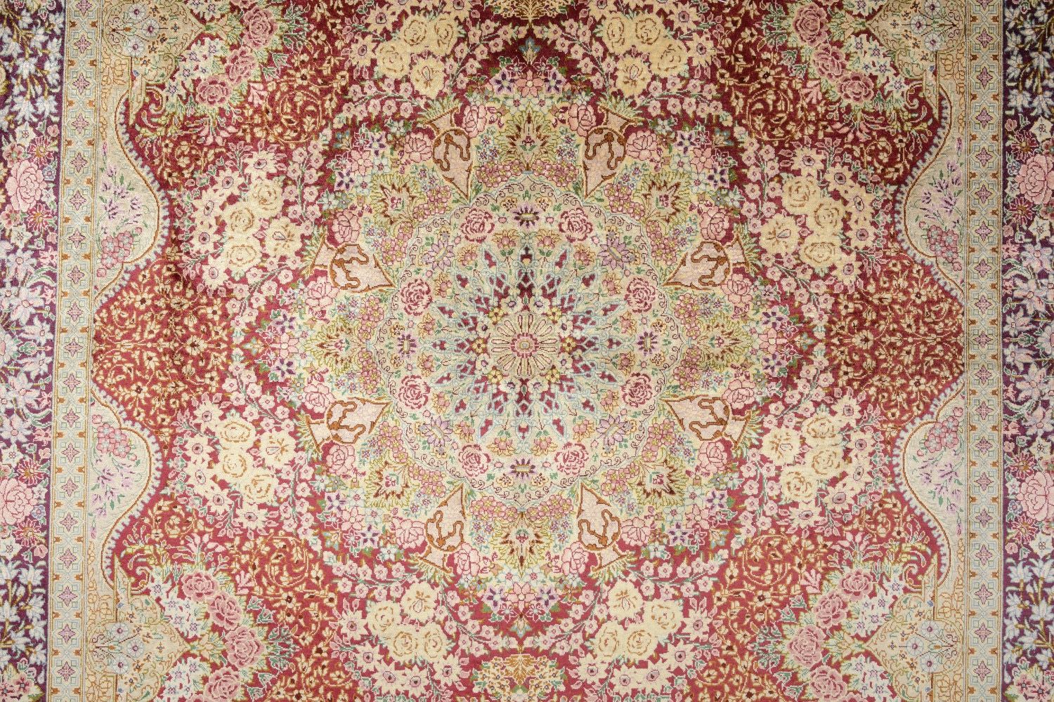 Oriental rug Ghom Silk Royal