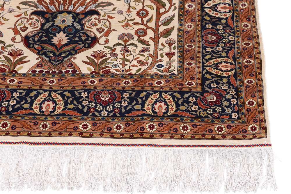 Oriental rug Hereke