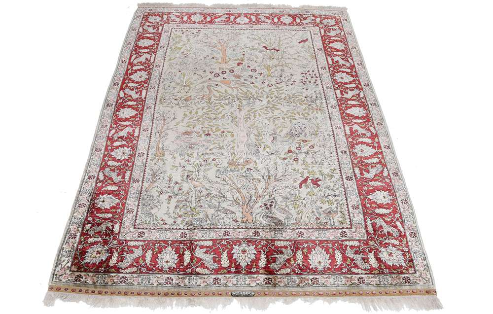 Oriental rug Hereke