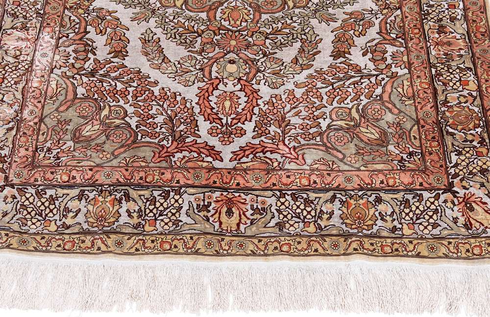 Oriental rug Hereke