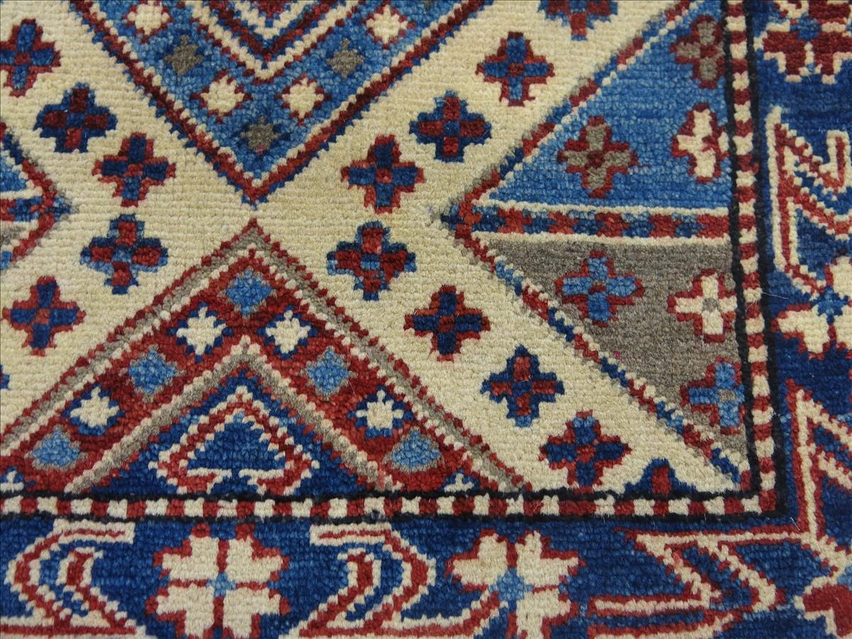 Orientální koberec Kazak