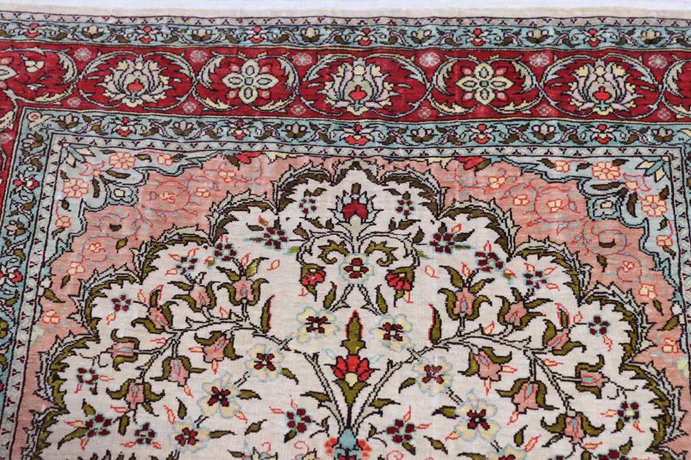 Oriental rug Hereke