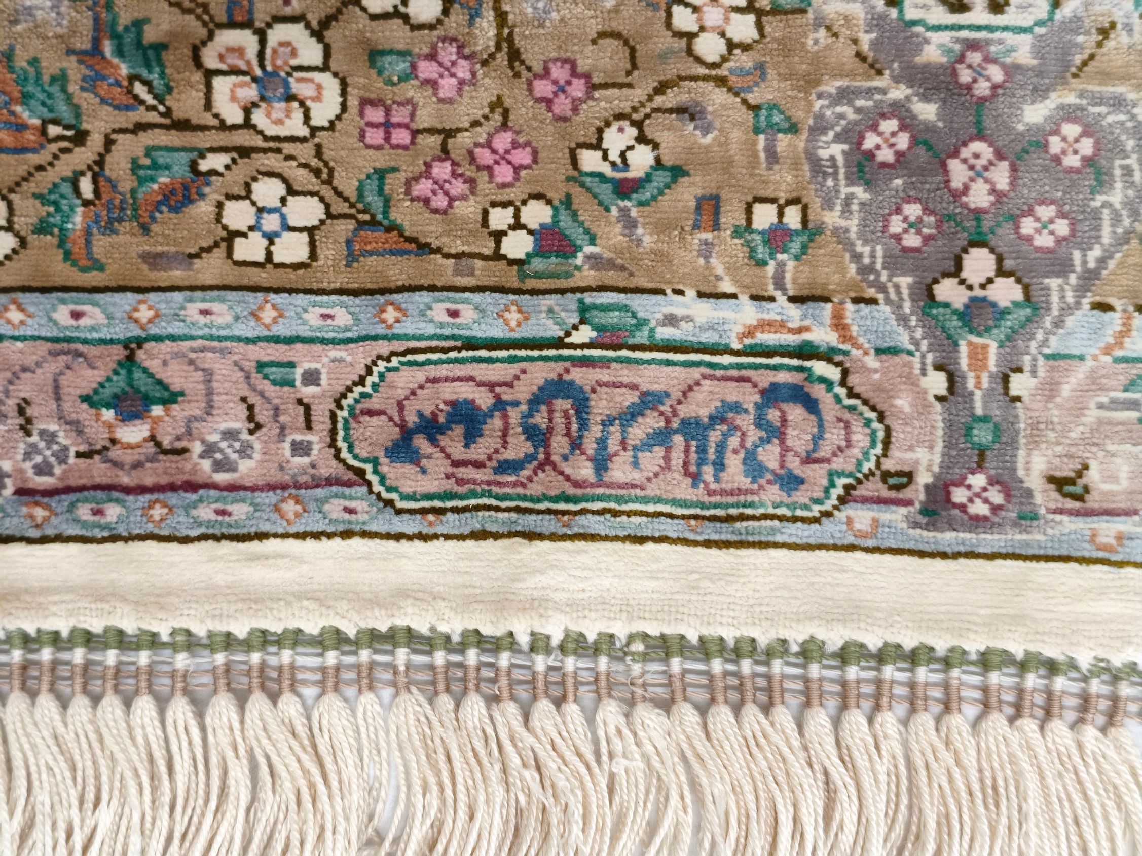 Ghom Silk Imperial