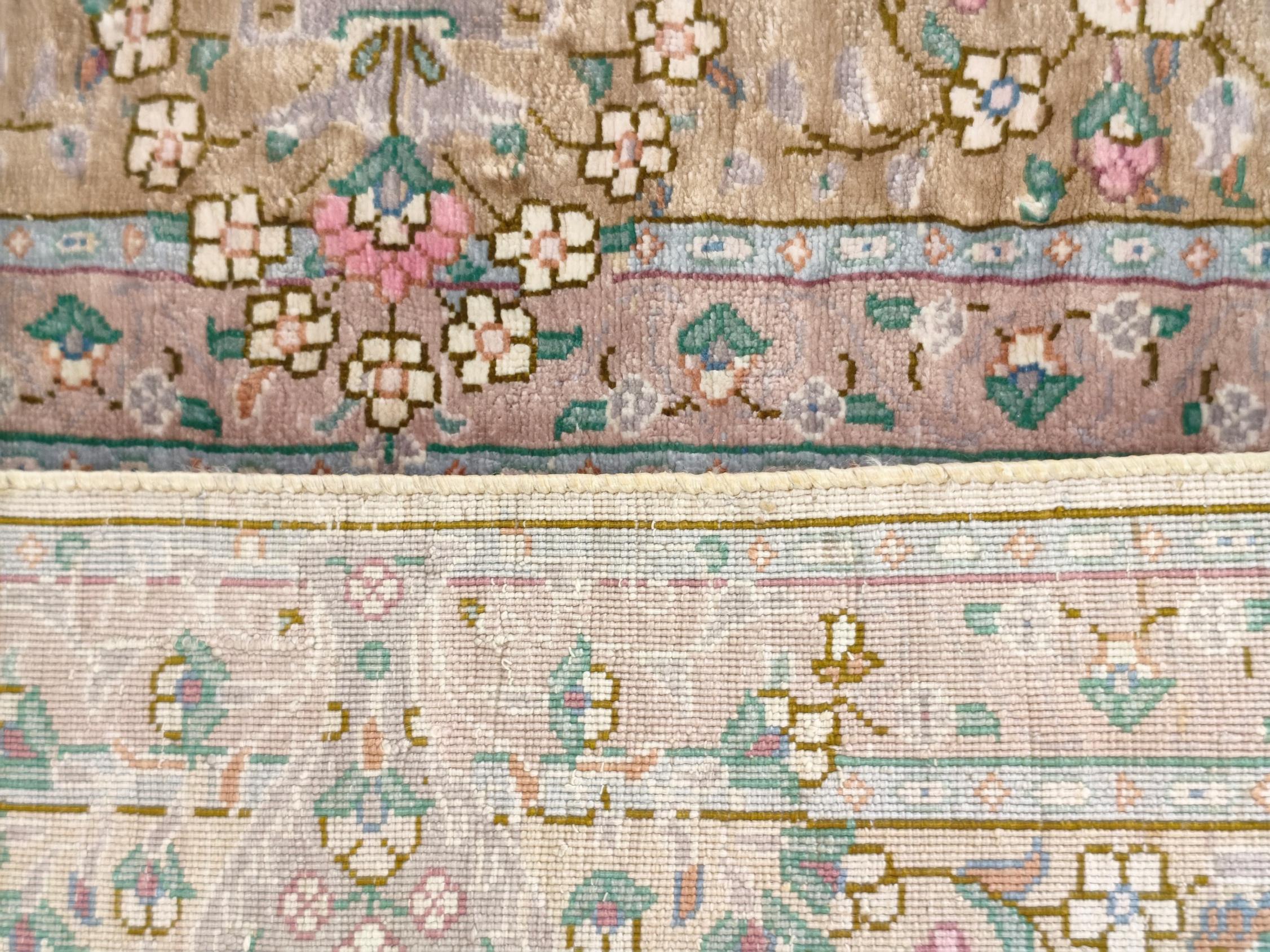Ghom Silk Imperial