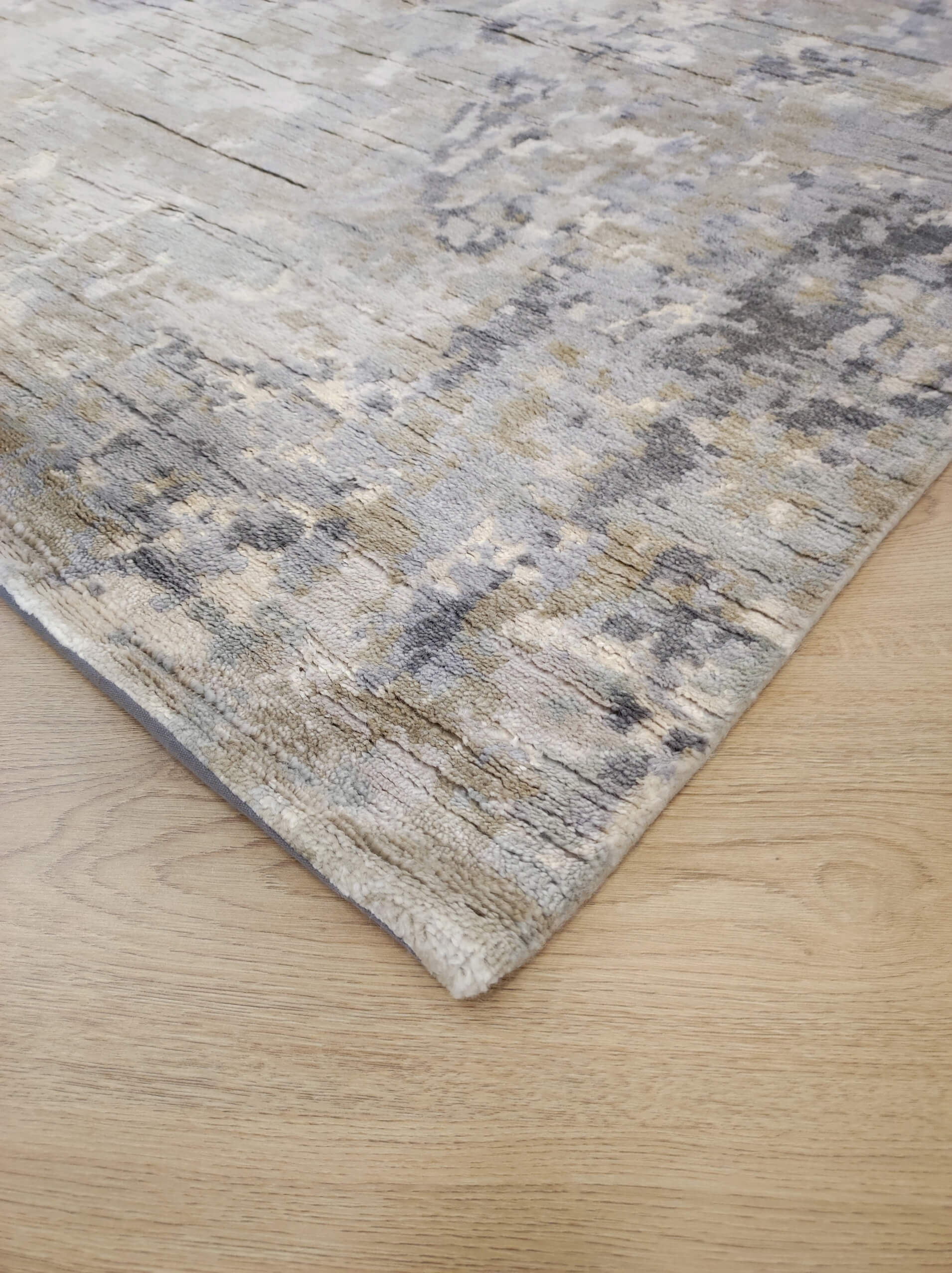 Modern rug Ikat Royal