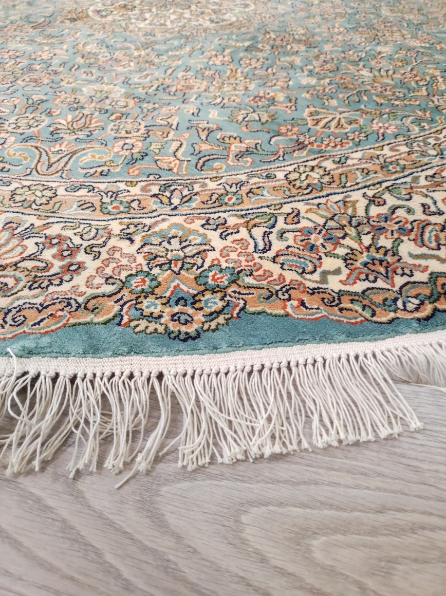 Kashmir Silk Exclusive