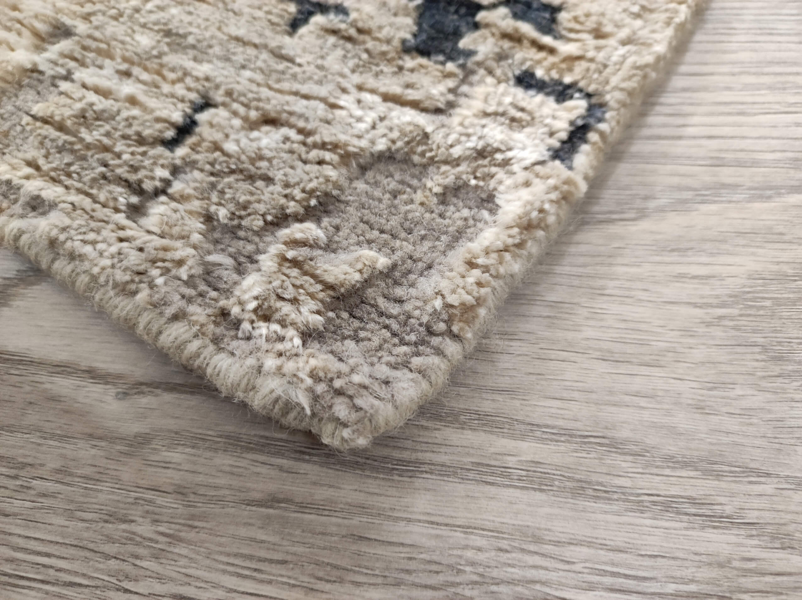 Modern rug Ikat Royal
